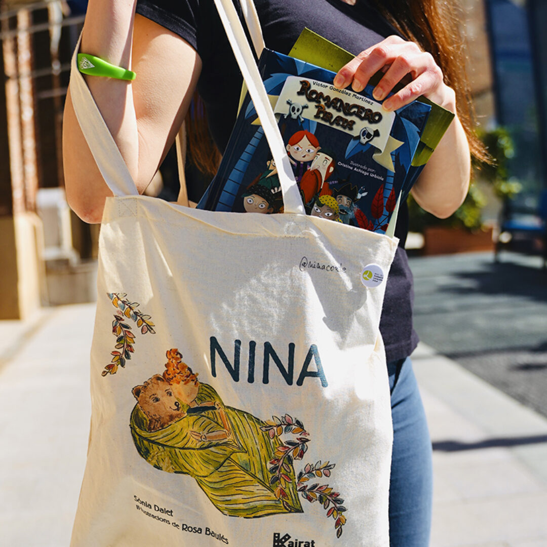 Nina i Romancero Pirata a la venda per Sant Jordi