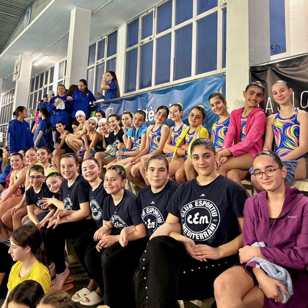 Bones actuacions en la segona competició de Natació Artística del CEEB