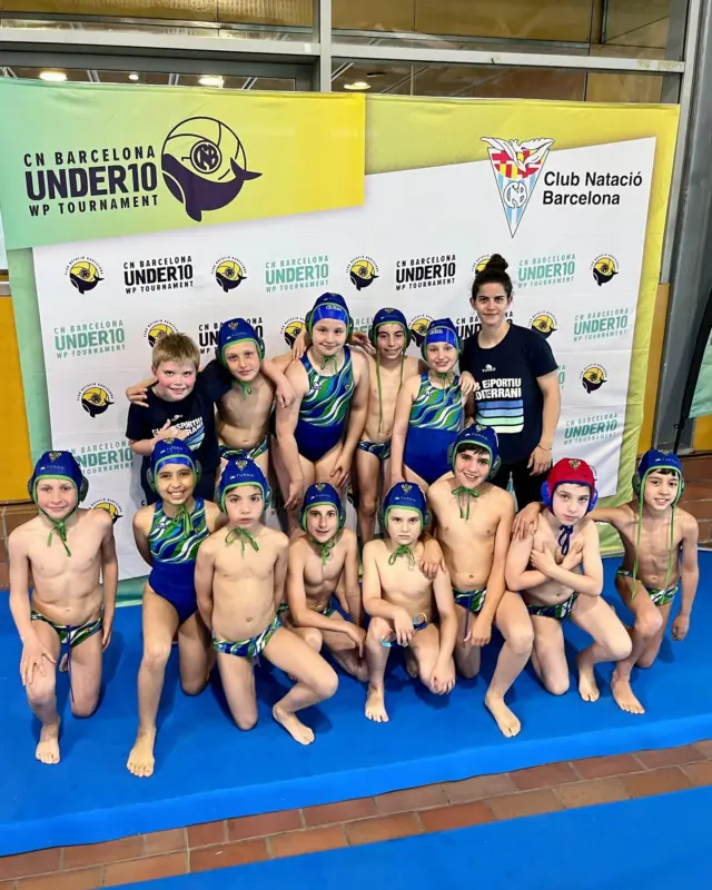 𝐓𝐎𝐑𝐍𝐄𝐈𝐆 𝐔𝐍𝐃𝐄𝐑 𝟏𝟎 🤽‍♀️

Des de dijous, s’ha disputat el 𝐂𝐍𝐁 𝐔𝐧𝐝𝐞𝐫 𝟏𝟎 𝐖𝐚𝐭𝐞𝐫𝐩𝐨𝐥𝐨 𝐓𝐨𝐮𝐫𝐧𝐚𝐦𝐞𝐧𝐭 amb la participació de 22 equips d’arreu de Catalunya, Aragó, Itàlia, Alemanya i Mònaco 🤽🏼‍♂️

El 𝐂𝐥𝐮𝐛 𝐄𝐬𝐩𝐨𝐫𝐭𝐢𝐮 𝐌𝐞𝐝𝐢𝐭𝐞𝐫𝐫𝐚𝐧𝐢 hi ha participat amb l’equip benjamí mixt, que ha aconseguit la 𝟒𝐚 𝐩𝐨𝐬𝐢𝐜𝐢𝐨́ del Torneig 4️⃣

𝐑𝐞𝐬𝐮𝐥𝐭𝐚𝐭𝐬
𝐆𝐫𝐮𝐩 𝐀
CEM 15-2 CN Sabadell
CEM 23-1 CN Vallirana 
CEM 16-0 CN Sant Andreu
CEM 8-4 UE d’Horta fem.
CEM 10-9 Rapallo

𝐕𝐮𝐢𝐭𝐞𝐧𝐬 𝐝𝐞 𝐟𝐢𝐧𝐚𝐥
CEM 12-6 CN Sant Andreu 

𝐐𝐮𝐚𝐫𝐭𝐬 𝐝𝐞 𝐟𝐢𝐧𝐚𝐥
CEM 6-5 UE d’Horta masc. 

𝐒𝐞𝐦𝐢𝐟𝐢𝐧𝐚𝐥
Esparmaños 5-3 CEM

𝟑𝐫-𝟒𝐫𝐭 𝐥𝐥𝐨𝐜
Nuremberg Barracudas 10-5 CEM

Felicitats equip! 💚💙
#cemediterrani #waterpolo