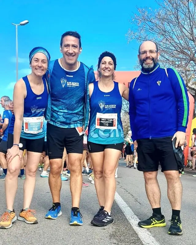 𝐌𝐀𝐑𝐀𝐓𝐎́ 𝐏𝐄𝐑 𝐄𝐐𝐔𝐈𝐏𝐒 🏃‍♀️

Aquest diumenge, s’ha disputat la 12a Marató per Equips i 7k del Riu de Cornellà de Llobregat 💪

En la distància de 42k han participat 3 equips del Club Esportiu mediterrani 🙌

L’equip mixt s’ha classificat en 29a posició de la seva categoria (3 homes i 3 dones), amb un temps de 3:29.56 🏃🏃‍♀️

L’equip femení ha arribat 14è (4:03.43) 🏃‍♀️

I l’equip, format per 5 homes i 1 dona, ha estat el 43è en categoria masculina (3:51.21) 🏃🏻‍♂️

Alguns dels nostres atletes també han completat els 7 km de la Cursa del Riu 🏃

Aquesta prova ha estat finançada per la Secció d’Atletisme 👏

#cemediterrani #atletisme
