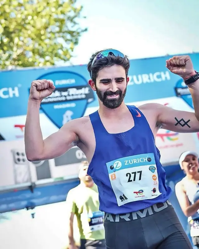 𝐂𝐀𝐏 𝐃𝐄 𝐒𝐄𝐓𝐌𝐀𝐍𝐀 𝐃𝐄 𝐂𝐔𝐑𝐒𝐄𝐒 🏃

Més enllà de la participació a la Marató per equips de Cornellà de Llobregat, els nostres atletes i triatletes han estat presents aquest cap de setmana en diverses proves arreu del territori 🏃‍♀️
 El Josep, l’Abel i el Jordi han disputat la Marató de Madrid, mentre que l’Alba ha corregut la Mitja Marató de Granada. El Xavi, l’Héctor i la Iolanda han participat a la Mitja de les Vies Verdes 🌿

També hem tingut presència a la Mitja Marató del Mediterrani amb l’Esther, i a la Cursa La Talaia de Vilanova amb la Jessica ☀️

#cemediterrani #atletisme