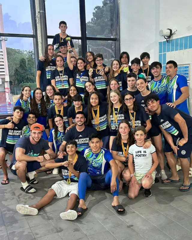 𝐂𝐀𝐌𝐏𝐈𝐎𝐍𝐒 𝐃𝐄 𝐂𝐀𝐓𝐀𝐋𝐔𝐍𝐘𝐀 🏆

El Club Esportiu Mediterrani s’ha proclamat 𝐂𝐚𝐦𝐩𝐢𝐨́ 𝐝𝐞 𝐂𝐚𝐭𝐚𝐥𝐮𝐧𝐲𝐚 𝐝𝐞 𝐍𝐚𝐭𝐚𝐜𝐢𝐨́ 𝐚𝐦𝐛 𝐀𝐥𝐞𝐭𝐞𝐬 🥇

La competició ha tingut lloc a la piscina de 50m del CN Hospitalet en 2 jornades, completant totes les proves 🤿

L’equip ha competit en totes les categories: infantil, cadet, júnior i sènior, guanyant 35 ors, 37 plates i  24 bronzes 🔝

En les proves de relleus s’han aconseguit 3 ors, 3 plates i 3 bronzes 🙌

Enhorabona equip! 💙💚
#cemediterrani #natacióambaletes