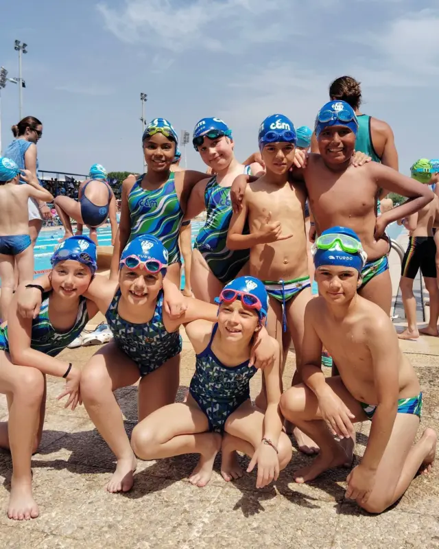𝐅𝐈𝐍𝐀𝐋 𝐓𝐄𝐑𝐑𝐈𝐓𝐎𝐑𝐈𝐀𝐋 𝐁𝐄𝐍𝐉𝐀𝐌𝐈𝐍𝐀

Aquest cap de setmana s’ha disputat la Final Territorial Benjamina al Club Natació Reus Ploms 🏊‍♀️

Els més petits de la casa han gaudit i competit d’allò més bé 🎉

𝐇𝐚𝐧 𝐩𝐚𝐫𝐭𝐢𝐜𝐢𝐩𝐚𝐭: Martina Coma, Antonella Lezama, Johanna Lee, Nora Dominguez, Vera Merono, Dereck Meneces, Leo Mateos, Aleix Font, Soichi Nakaki, Jan Rayo, Alex Romero, Arlet Agustina, Noa Agustí, Valentina Oderiz i Luca Ferraresi

𝐑𝐞𝐬𝐮𝐥𝐭𝐚𝐭𝐬 𝐦𝐞́𝐬 𝐝𝐞𝐬𝐭𝐚𝐜𝐚𝐭𝐬:
🥈 Antonella Lezama Q64 9’5 anys
🥉 Jan Rayo Q64 10 anys
🥇 Jan Rayo 100m lliure 10 anys
5️⃣ Luca Ferraresi 200m estils 11’5 anys
7️⃣ Martina Coma Q64 9 anys
1️⃣4️⃣ Leo Mateos Q64 9 anys

Bravo equip! 💙💚
#cemediterrani #natació