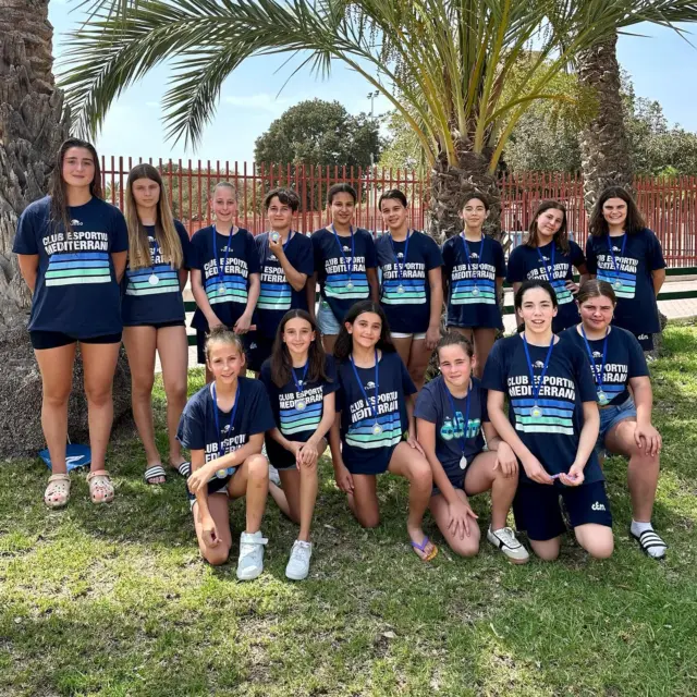 𝐐𝐔𝐀𝐑𝐓𝐄𝐒 𝐃’𝐄𝐒𝐏𝐀𝐍𝐘𝐀

L’equip aleví femení s’ha classificat en 4a posició al Campionat d’Espanya de waterpolo, disputat aquest cap de setmana a Elx 🤽‍♀️

𝐅𝐚𝐬𝐞 𝐩𝐫𝐞𝐥𝐢𝐦𝐢𝐧𝐚𝐫 - 𝐆𝐫𝐮𝐩 𝐁
Ciudad de Rivas 2 - 8 CE Mediterrani
Askatza 4 - 10 CE Mediterrani
Mallorca 5 - 3 CE Mediterrani
CE Mediterrani 4 - 4 CN Sant Andreu (2-3 als penals)
CE Mediterrani 10 - 1 Murcia

𝐒𝐞𝐦𝐢𝐟𝐢𝐧𝐚𝐥
CNAB 11 - 6 CE Mediterrani

𝐅𝐢𝐧𝐚𝐥 𝟑𝐫-𝟒𝐭 𝐥𝐥𝐨𝐜
CE Mediterrani 5 - 8 CN Sant Andreu

#cemediterrani #waterpolo 💙💚