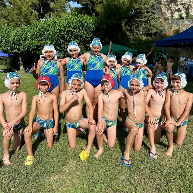 Aquest cap de setmana, s’ha disputat el 𝐂𝐚𝐦𝐩𝐢𝐨𝐧𝐚𝐭 𝐝𝐞 𝐂𝐚𝐭𝐚𝐥𝐮𝐧𝐲𝐚 benjamí mixt de waterpolo a la Zona Esportiva del CN Montjuïc 🤽🏼‍♂️

L’equip B ha quedat 𝟔𝐞̀ en la classificació d’Equips B 6️⃣

𝐅𝐚𝐬𝐞 𝐝𝐞 𝐠𝐫𝐮𝐩𝐬
CE Mediterrani B 6 - 4 CNAB B
CNAB B 11 - 5 CE Mediterrani B

𝐒𝐞𝐦𝐢𝐟𝐢𝐧𝐚𝐥 𝟓-𝟖
CN Molins de Rei 4 - 9 CE Mediterrani B

𝐅𝐢𝐧𝐚𝐥 𝟓-𝟔
CE Mediterrani B 3 - 5 CN Sant Andreu B

#cemediterrani #waterpolo 💙💚