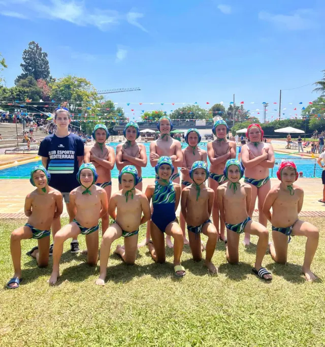 𝐂𝐀𝐌𝐏𝐈𝐎𝐍𝐒 𝐃𝐄 𝐂𝐀𝐓𝐀𝐋𝐔𝐍𝐘𝐀 🥇

L’equip benjamí mixt de waterpolo s’ha classificat en 1a posició al Campionat de Catalunya, disputat aquest cap de setmana a la Zona Esportiva del CN Montjuïc 🤽‍♀️🤽🏼‍♂️

𝐅𝐚𝐬𝐞 𝐝𝐞 𝐠𝐫𝐮𝐩𝐬
CE Mediterrani 14 - 3 CN Badia 
CE Mediterrani 10 - 1 UE d’Horta 

𝐐𝐮𝐚𝐫𝐭𝐬 𝐝𝐞 𝐟𝐢𝐧𝐚𝐥
CE Mediterrani 6 - 5 CN Manresa

𝐒𝐞𝐦𝐢𝐟𝐢𝐧𝐚𝐥
UE d’Horta 3 - 5 CE Mediterrani

𝐅𝐢𝐧𝐚𝐥
CNB 4 - 5 CE Mediterrani

Bravo equip! 💙💚
#cemediterrani #waterpolo