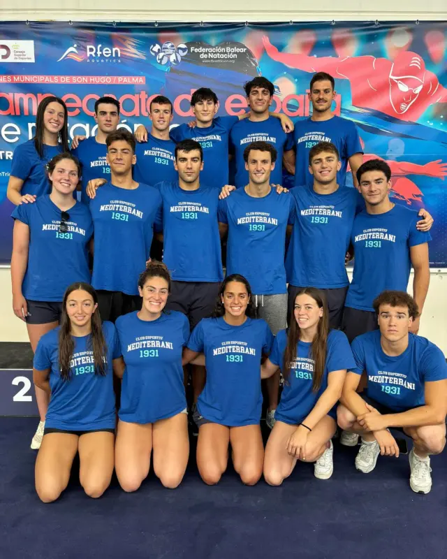 🏊‍♀️ 𝐂𝐀𝐌𝐏𝐈𝐎𝐍𝐀𝐓 𝐃’𝐄𝐒𝐏𝐀𝐍𝐘𝐀 𝐀𝐁𝐒𝐎𝐋𝐔𝐓 𝐃𝐄 𝐍𝐀𝐓𝐀𝐂𝐈𝐎́

Des de dimecres, s’ha disputat el CXII Campionat d’Espanya Absolut d’Estiu Open Trials a les a Piscines de Son Hugo, a Palma de Mallorca 🏊‍♂️

Els nostres esportistes han nedat 10 finals A i 8 finals B 🙌 

🥇🥈 Sarah Dumont ha aconseguit l’or als 400m lliure i la plata als 200m papallona

🎙️ 𝐊𝐮𝐧: “Molt orgullosa del treball i dels resultats! Molts han aconseguit MMP i han demostrat que l’esforç i la constància sempre donen resultat. Un campionat amb nivell alt, i nosaltres hem estat a l’alçada”

𝐅𝐢𝐧𝐚𝐥𝐬 𝐀 𝐢 𝐁
Sarah Dumont
1a 400m lliure 4:11.55
2a 200m papallona 2:10.43
4a 400m estils 4:45.64
6a 100m papallona 1:00.17

Carlos Ortiz
5è 400m estils 4:28.38
8è 400m lliure 4:03.29

Laura Amor
7a 50m papallona 27.74
14a 50m esquena 30.02

Alex Ramos
7è 100m lliure 49.75
8è 50m papallona 24.28
8è 100m papallona 53.68

Mae Comas
9a 100m braça 1:11.76
10a 50m braça 32.88

Laura Amor
11a 100m papallona 1:01.90

Hugo Rijo
14è 100m lliure 50.
16è 200m lliure 1:51.93

Adrián del Rey
16è 50m lliure 23.22

Ferran Morillo
16è 400m lliure 4:03.91

Bravo equip 💙💚 👏
#cemediterrani #natació