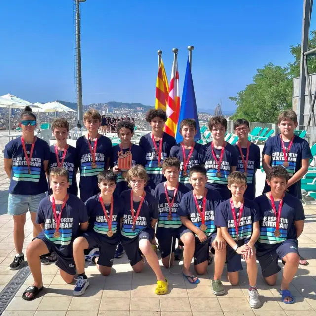 𝐓𝐄𝐑𝐂𝐄𝐑𝐒 𝐃𝐄 𝐂𝐀𝐓𝐀𝐋𝐔𝐍𝐘𝐀 🥉

L’equip aleví masculí de waterpolo s’ha classificat en 3a posició al Campionat de Catalunya, disputat a la Piscina Municipal de Montjuïc 🤽🏼‍♂️

𝐕𝐮𝐢𝐭𝐞𝐧𝐬 𝐝𝐞 𝐟𝐢𝐧𝐚𝐥
CE Mediterrani 13 - 3 CN Poble Nou

𝐐𝐮𝐚𝐫𝐭𝐬 𝐝𝐞 𝐟𝐢𝐧𝐚𝐥
CNB 4 - 9 CE Mediterrani

𝐒𝐞𝐦𝐢𝐟𝐢𝐧𝐚𝐥
CNAB 13 - 5 CE Mediterrani

𝐅𝐢𝐧𝐚𝐥 𝟑𝐫-𝟒𝐭 𝐥𝐥𝐨𝐜
CE Mediterrani 10 - 6 CN Premià

Bravo equip! 💙💚
#cemediterrani #waterpolo