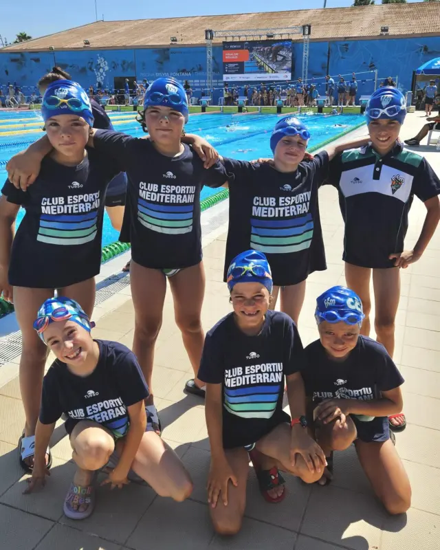 𝐅𝐈𝐍𝐀𝐋 𝐑𝐄𝐋𝐋𝐄𝐔𝐒 🏊‍♂️

Aquest diumenge, s’ha disputat la Final de Relleus Benjamina i Prebenjamina a la Piscina Sylvia Fontana de Tarragona 🏊‍♀️

Els nens i nenes de l’Escola han competit de manera excel·lent i han gaudit molt formant part de l’equip en la millor competició de la temporada 🙌

𝐑𝐞𝐬𝐮𝐥𝐭𝐚𝐭𝐬 𝐝𝐞𝐬𝐭𝐚𝐜𝐚𝐭𝐬 
𝟐𝟎𝟏𝟔
🥈 4x50 estils 
(Martina, Vera, Antonella, Leo) 

4️⃣ 4x50m lliure
(Aleix, Leo, Antonella i Martina) 

𝟐𝟎𝟏𝟕
🥉 4x50m estils 
(Nil, Ian, Íñigo i Roc)

🥉 4x50m esquena 
(Nil, Ian, Noa i Roc)

8️⃣ 4x50m lliure
(Iñigo, Izan, Pau i Noa) 

𝟐𝟎𝟏𝟒
6️⃣ 4x50m lliure
(Jan, Rubén, Soichi i Luca)

Ens encanten els relleus! 💙💚
#cemediterrani #natació