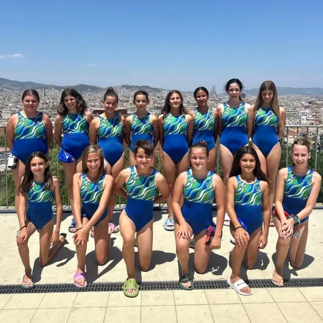𝐒𝐄𝐓𝐄𝐍𝐄𝐒 𝐃𝐄 𝐂𝐀𝐓𝐀𝐋𝐔𝐍𝐘𝐀 

L’equip aleví femení de waterpolo s’ha classificat en 7a posició al Campionat de Catalunya, disputat a la Piscina Municipal de Montjuïc 🤽‍♀️

𝐐𝐮𝐚𝐫𝐭𝐬 𝐝𝐞 𝐟𝐢𝐧𝐚𝐥
UE d’Horta 8 - 7 CE Mediterrani

𝐒𝐞𝐦𝐢𝐟𝐢𝐧𝐚𝐥 𝟓𝐞̀-𝟖𝐞̀ 𝐥𝐥𝐨𝐜
CE Mediterrani 6 - 7 CN Sant Andreu

𝐅𝐢𝐧𝐚𝐥 𝟕𝐞̀-𝟖𝐞̀ 𝐥𝐥𝐨𝐜
CN Catalunya 7 - 8 CE Mediterrani

#cemediterrani #waterpolo 💙💚